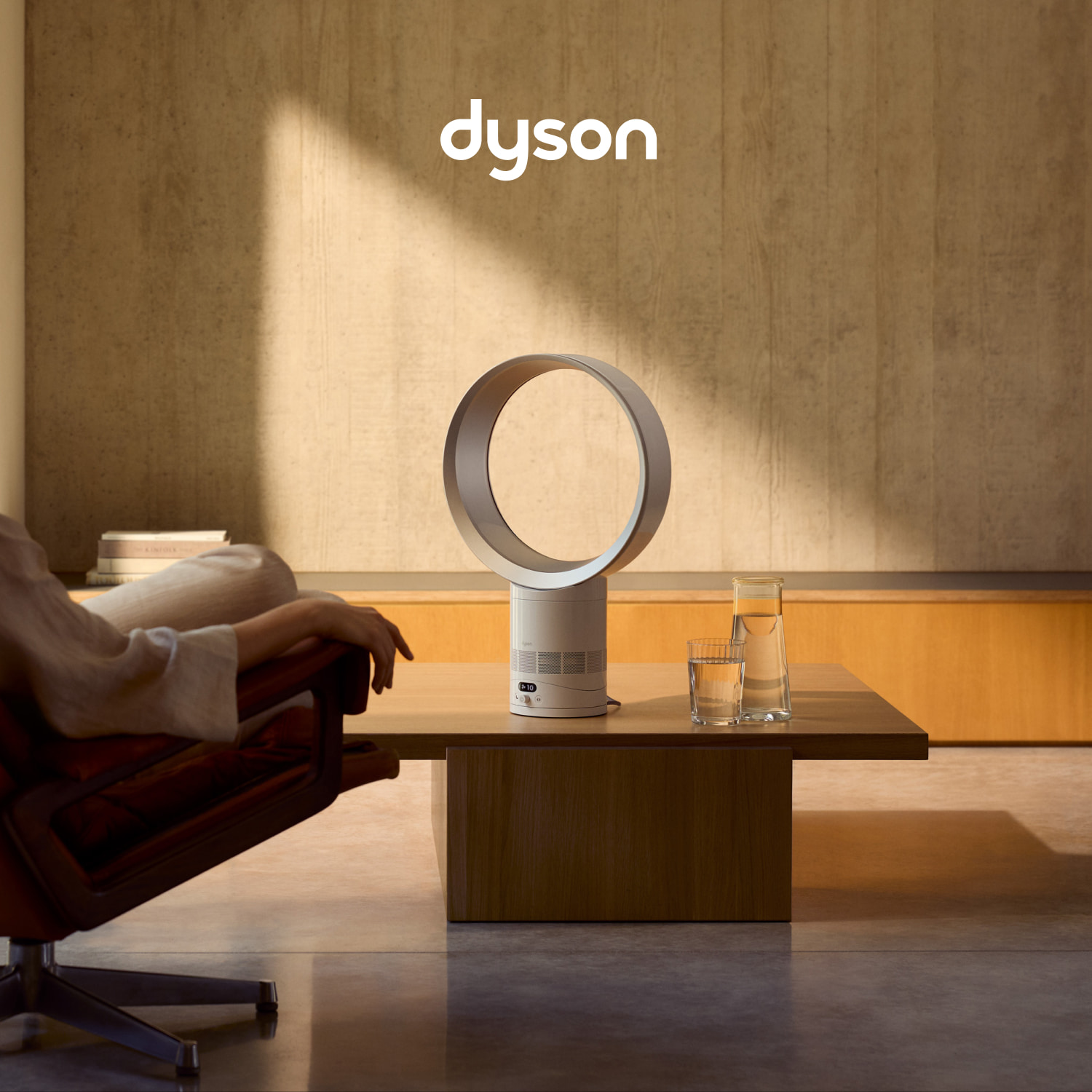 Dyson cool CF1. Air Multiplier™ projection for quiet, powerful cooling